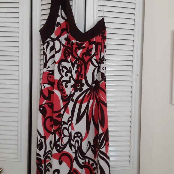 Dress - Picture 1 of 3